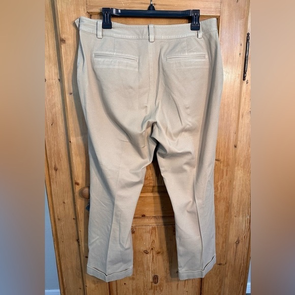 Ralph Lauren Khaki Dress Trousers/Capris. Nice Cuffs & Snaps. Classic! Size 12 - Picture 8 of 8